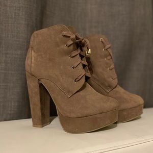 FOREVER 21 WOMENS SUEDE BOOTIE HEELS SIZE 8